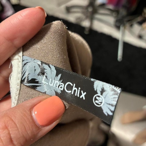 LunaChix Velvet Cutout Ring Detail Midi Dress Brown Size Medium - Picture 6 of 6